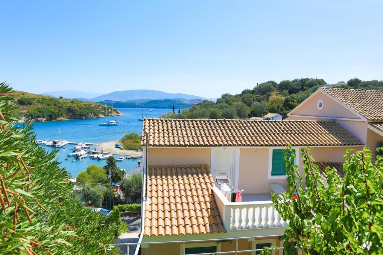 Anna Agios Stephanos Apartament
