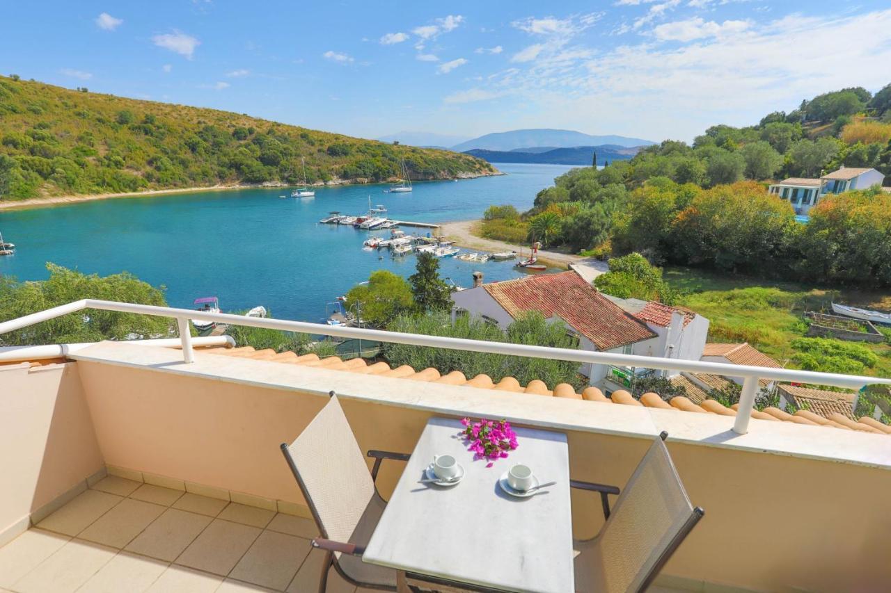 Anna Agios Stephanos Apartament